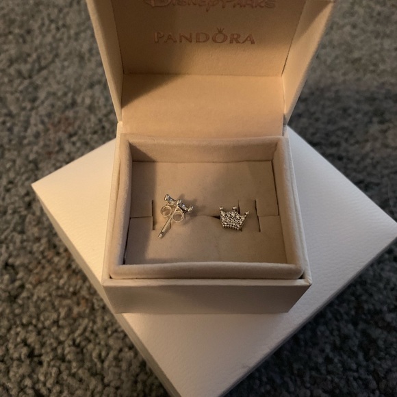 Pandora Silver Studs - Picture 2 of 3